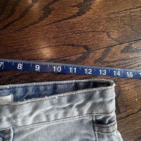 GRLFRND Helena Short in Kiki Womens Size 25 Light-wash Distressed Jean G0800 - Picture 8 of 10